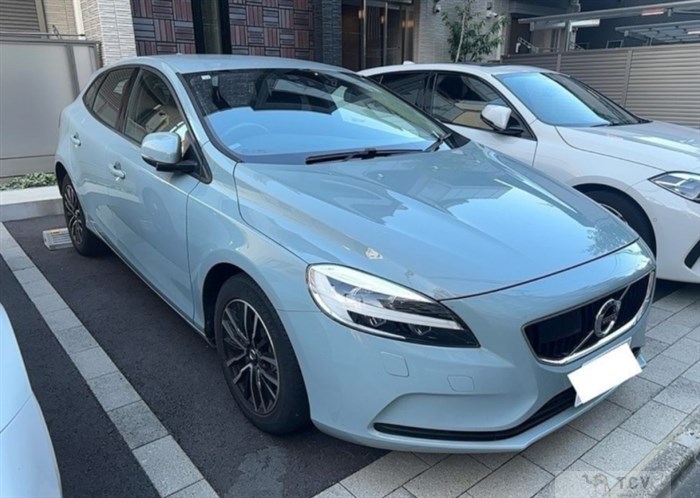2019 Volvo V40