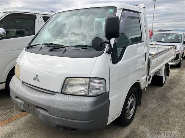2005 Mitsubishi Delica Truck