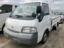2005 Mitsubishi Delica Truck
