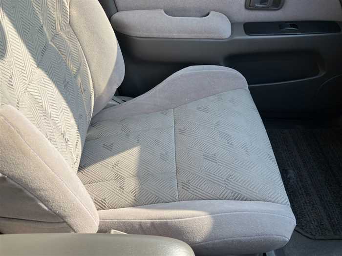 Toyota Hilux Surf 2001 photo 4