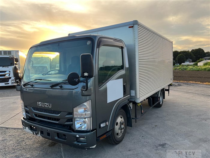 2017 Isuzu Elf Truck