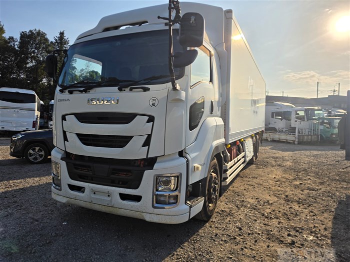 2018 Isuzu GIGA
