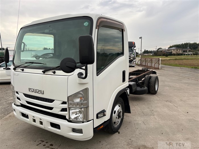 2015 Isuzu Elf Truck