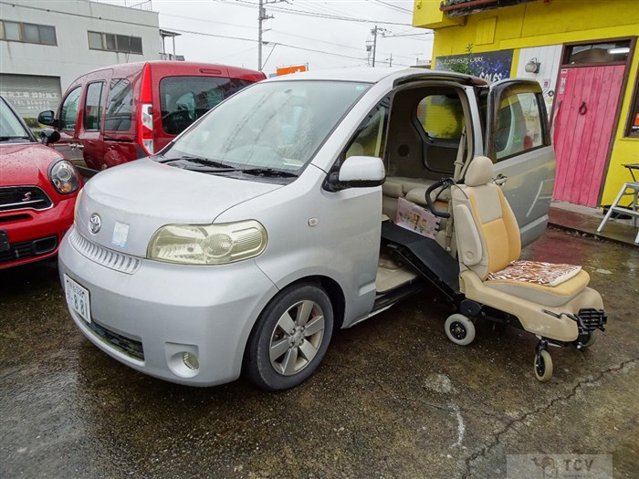 2005 Toyota Porte