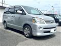2005 Toyota Noah