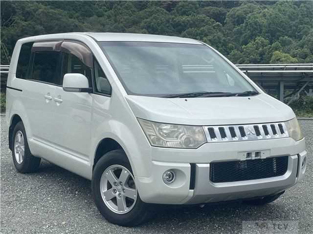 2012 Mitsubishi Delica D5