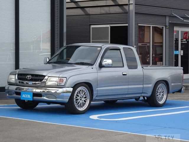 2003 Toyota Hilux Sports Pickup