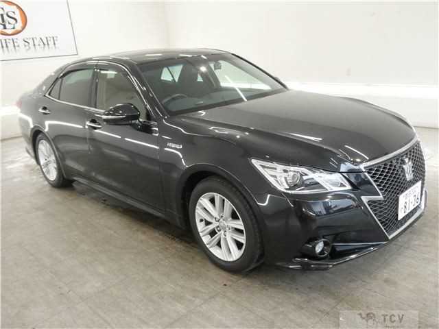 2013 Toyota Crown Hybrid