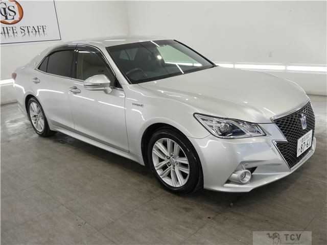 2013 Toyota Crown Hybrid