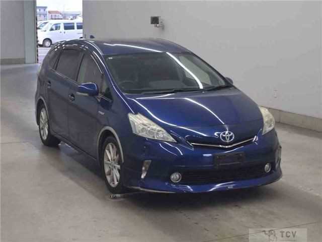 2013 Toyota PRIUS α