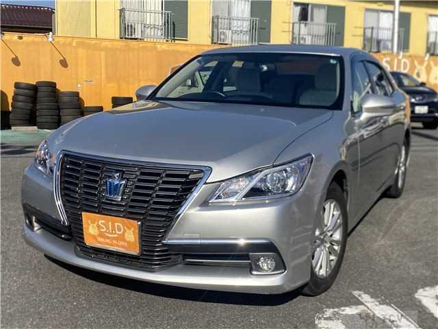 2013 Toyota Crown Royal Series