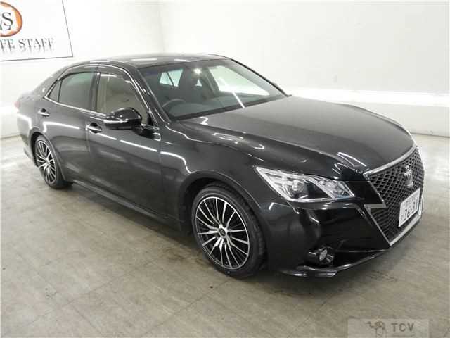 2013 Toyota Crown Hybrid