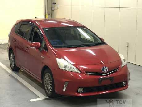 2013 Toyota PRIUS α