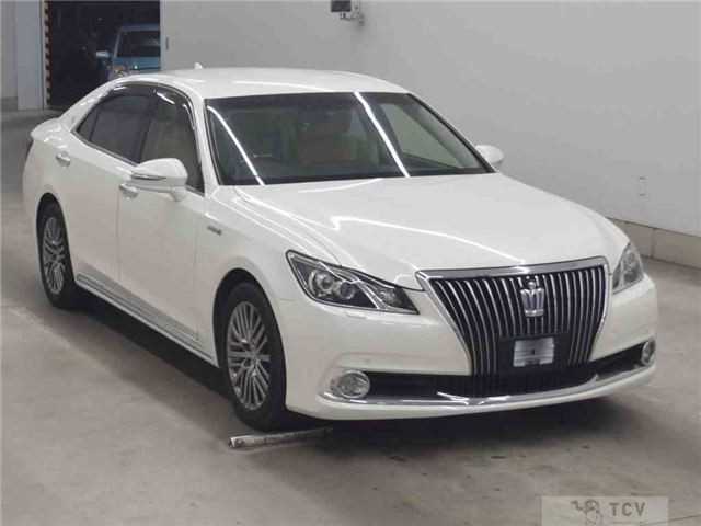 2013 Toyota Crown Majesta