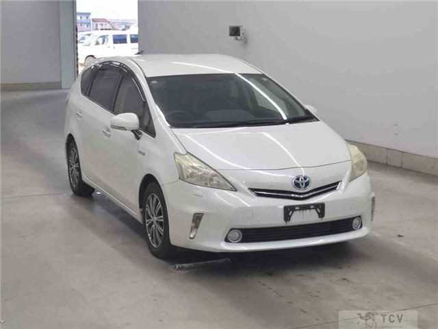 2013 Toyota PRIUS α