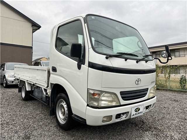 2004 Toyota Dyna Truck