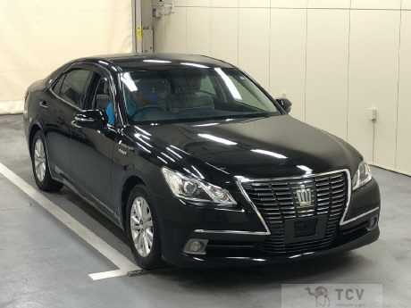 2014 Toyota Crown Hybrid