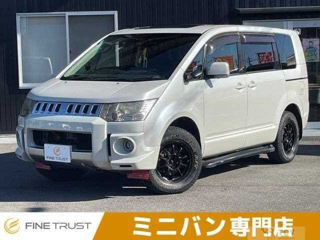 2011 Mitsubishi Delica D5