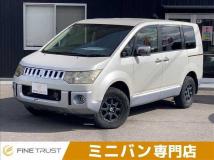 2013 Mitsubishi Delica D5