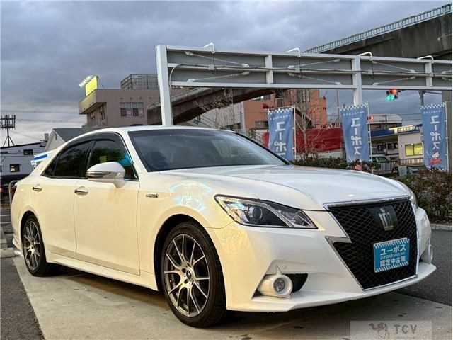 2013 Toyota Crown Hybrid