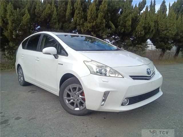 2015 Toyota PRIUS α