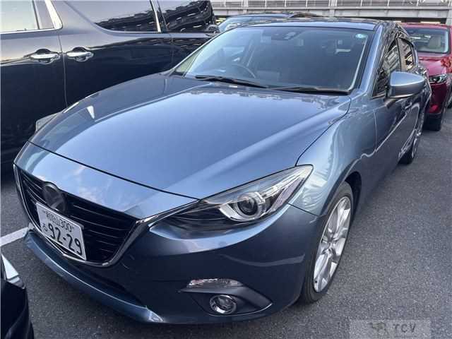 2013 Mazda Axela