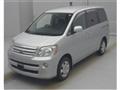 2005 Toyota Noah