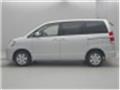 2005 Toyota Noah