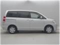 2005 Toyota Noah