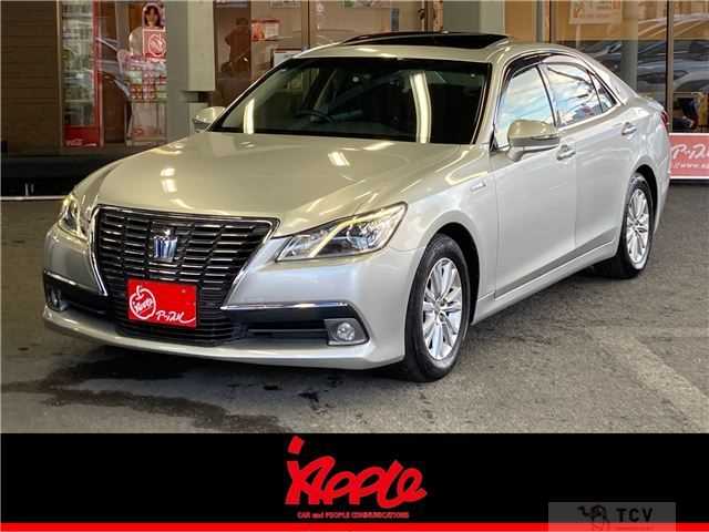 2013 Toyota Crown Hybrid