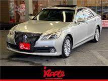 2013 Toyota Crown Hybrid