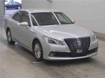 2013 Toyota Crown Hybrid