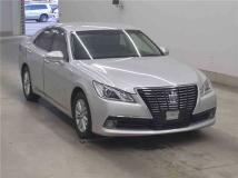 2013 Toyota Crown Hybrid