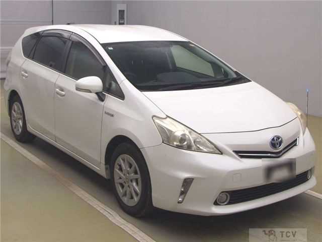 2013 Toyota PRIUS α