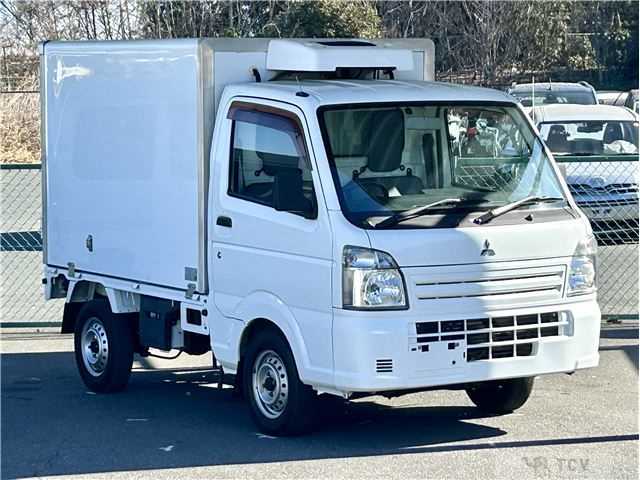 2015 Mitsubishi Minicab Truck