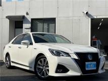2016 Toyota Crown Hybrid