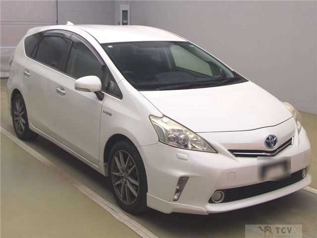 2013 Toyota PRIUS α