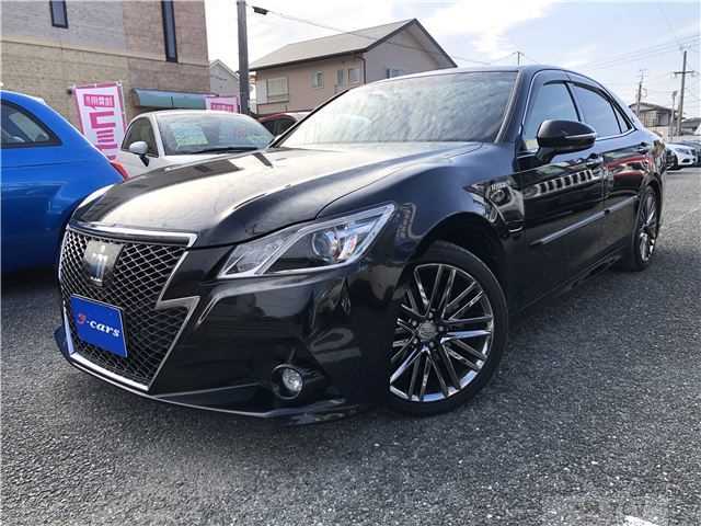 2013 Toyota Crown Hybrid