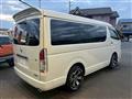 2015 Toyota Hiace Wagon