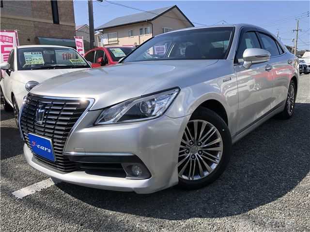 2014 Toyota Crown Hybrid