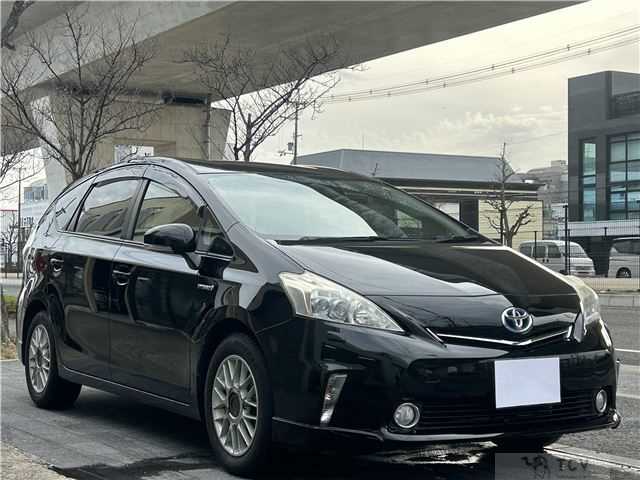 2013 Toyota PRIUS α