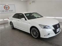 2013 Toyota Crown Hybrid