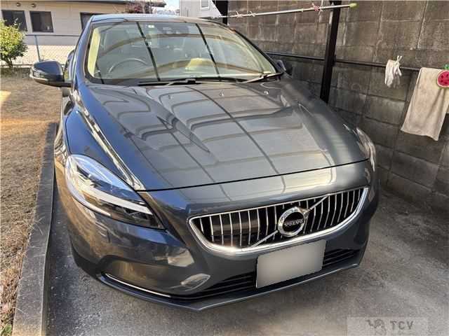 2020 Volvo V40