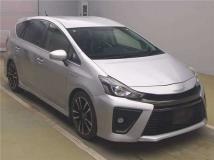 2016 Toyota PRIUS α