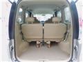 2005 Nissan Serena