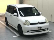 2005 Toyota Sienta