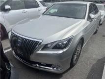 2015 Toyota Crown Majesta