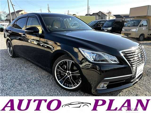 2013 Toyota Crown Hybrid