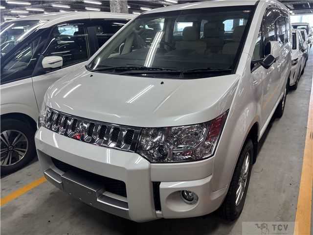2018 Mitsubishi Delica D5