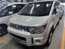 2018 Mitsubishi Delica D5